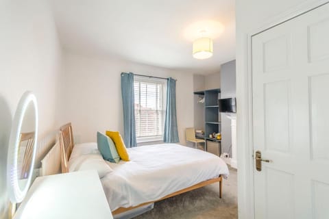 Minster Hub - 2 Min Walk 2 Minster! Bed and Breakfast in York