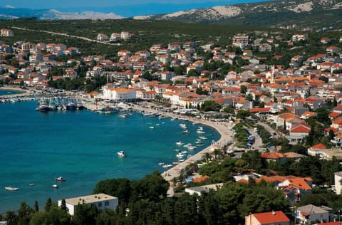 Neighbourhood, Natural landscape