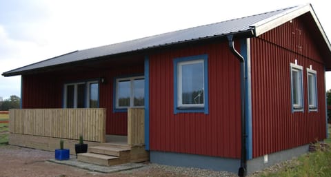 Bjurmangården Recycled Glass Design Haus in Skåne County