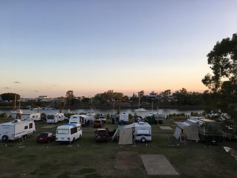 AAOK Riverdale Caravan Park Campingplatz /
Wohnmobil-Resort in Bundaberg