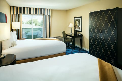 Plaza Inn & Suites at Ashland Creek Hotel in Ashland