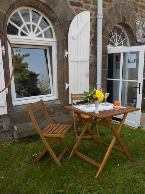 Facade/entrance, Garden