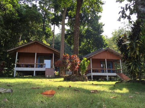 Elephant & Castle Bed and Breakfast in Ko Chang