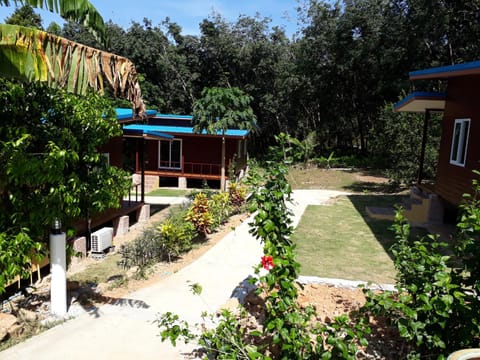 Elephant & Castle Bed and Breakfast in Ko Chang
