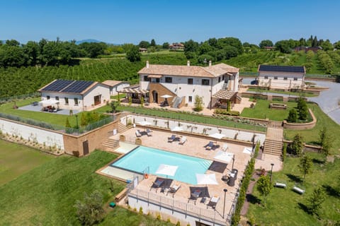 Property building, Bird's eye view, Garden, Garden view, Pool view, Swimming pool, sunbed