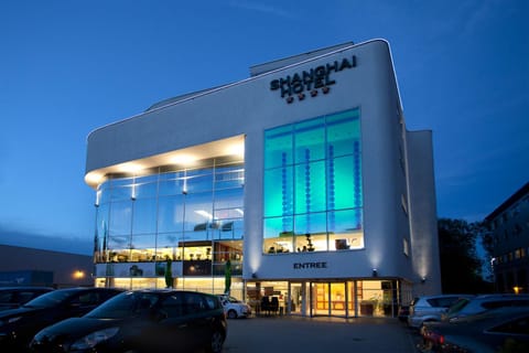 Property building, Facade/entrance, Property logo or sign