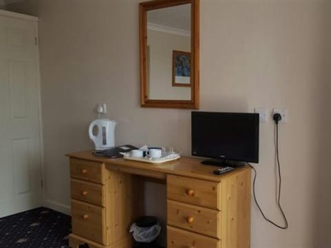 A35 Pit Stop Rooms Inn in East Devon District