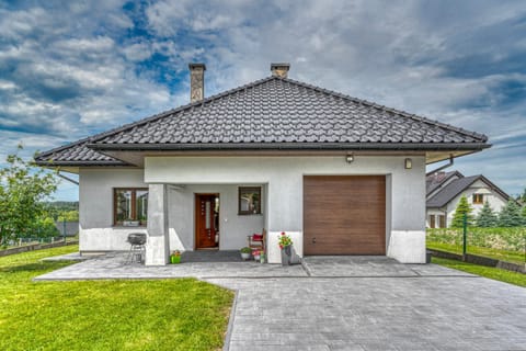 Property building, Spring, Day, Garden, Garden view