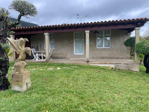 Casas do Picoutinho House in Viana do Castelo District, Portugal