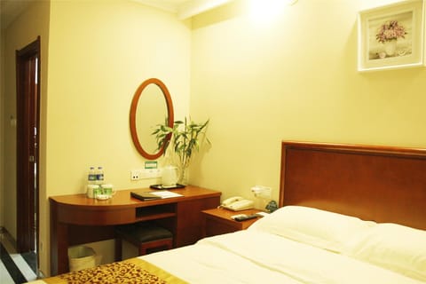 GreenTree Inn ShanDong North WeiHai StationNorth International Bathing Beach Business Hotel Hotel in Shandong