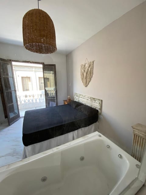 Hot Tub, Photo of the whole room, Bedroom, Bath