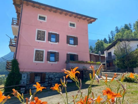 Fleurs De Neige Apartment in Aosta Valley, Italy