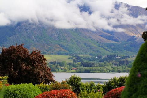 Spring, On site, Garden view, Lake view, Mountain view