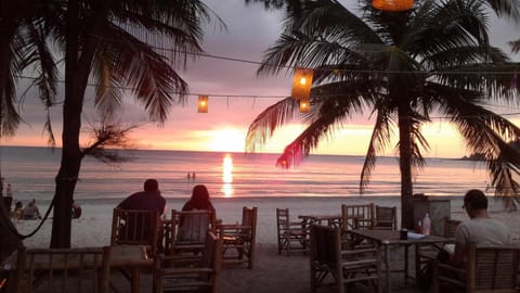 Restaurant/places to eat, Beach, On site, Sea view, Sunset