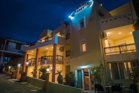 Property building, Facade/entrance, Night