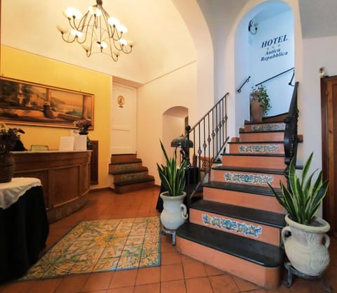 Hotel Antica Repubblica in Amalfi center at 100mt from the sea with payment parking Hotel in Amalfi