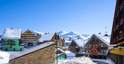 Day, Neighbourhood, Winter, City view, Mountain view