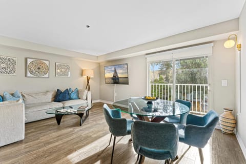 TV and multimedia, Living room, Dining area