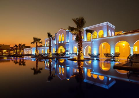 Night, Pool view