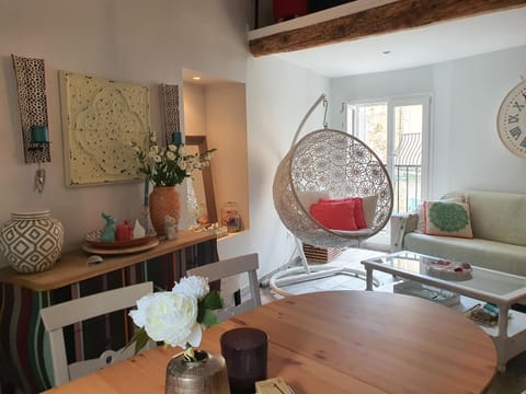 Bed, Living room, Dining area