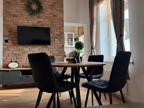 Communal lounge/ TV room, TV and multimedia, Living room