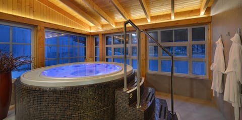 Hot Tub, Spa and wellness centre/facilities