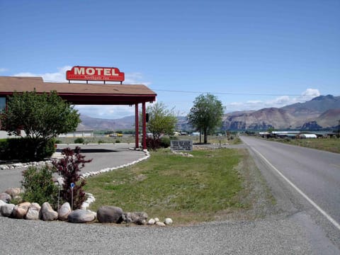 Facade/entrance, Street view