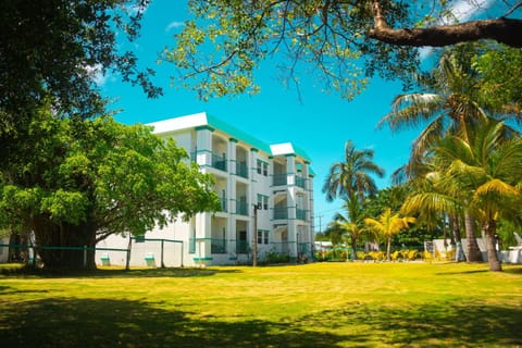 Best Western Grand Baymen Gardens Apartment hotel in San Pedro