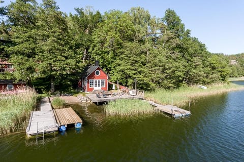 Sjöstuga Myttinge Nature lodge in Stockholm County