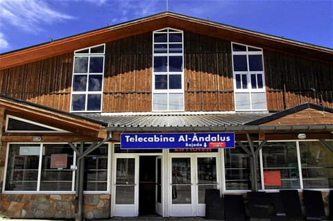 TODOSIERRANEVADA ZONA BAJA - APARTAMENTOS DE 4 DORMITORIOS - Junto a los Telecabinas Appartement in Sierra Nevada