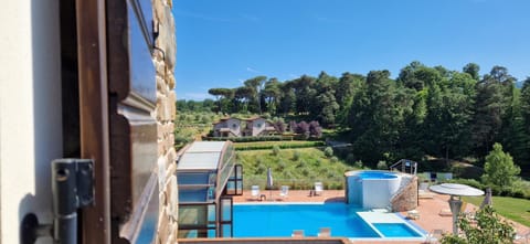 Balcony/Terrace, Swimming pool