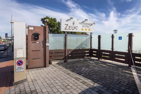 Zeus Hotel - Aparthotel - Meeting & Congress Hôtel in Sicily