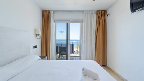 Bed, Sea view