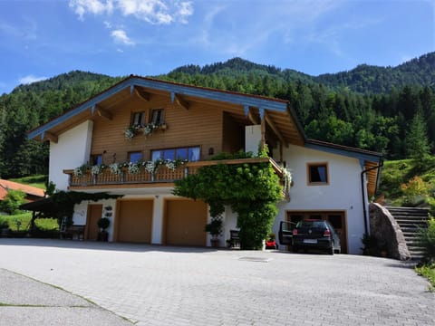 Staller Hof inkl. Chiemgaukarte Apartment in Ruhpolding