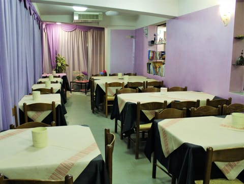 Restaurant/places to eat, Area and facilities