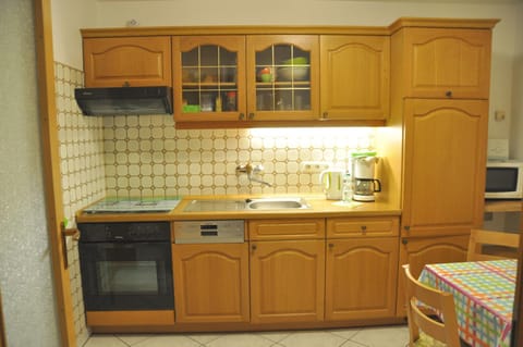 Kitchen or kitchenette, Photo of the whole room, Decorative detail