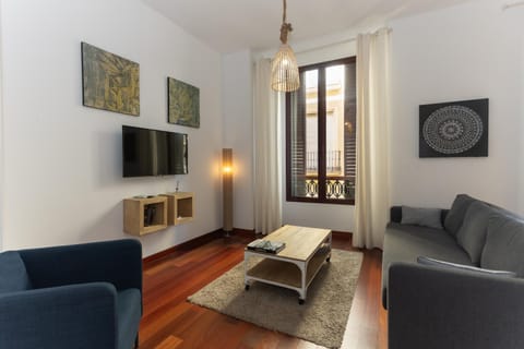 TV and multimedia, Living room, Seating area, Evening entertainment