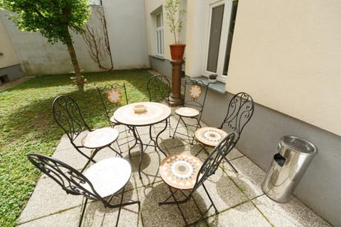 Patio, Garden