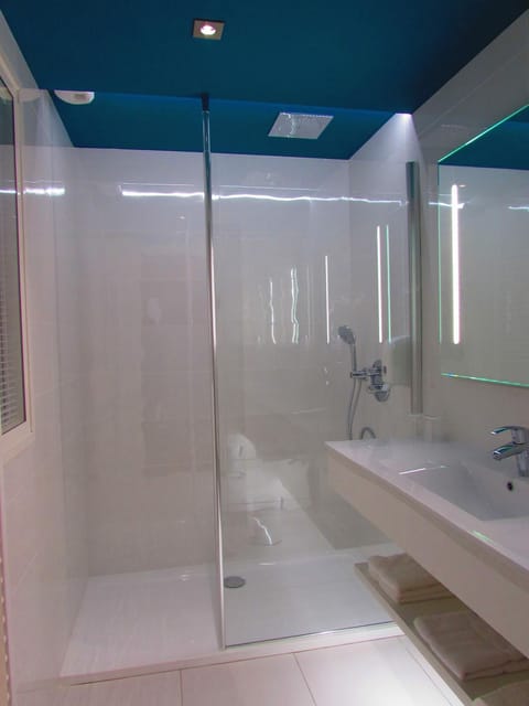 Brit Hotel & Spa Saint Brieuc Plérin Hotel in Plérin