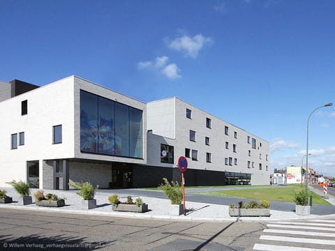 Property building, Facade/entrance