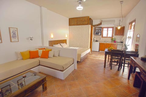 Living room, Photo of the whole room, Dining area