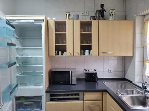 Coffee/tea facilities, Kitchen or kitchenette, dishwasher, minibar, stove, toaster