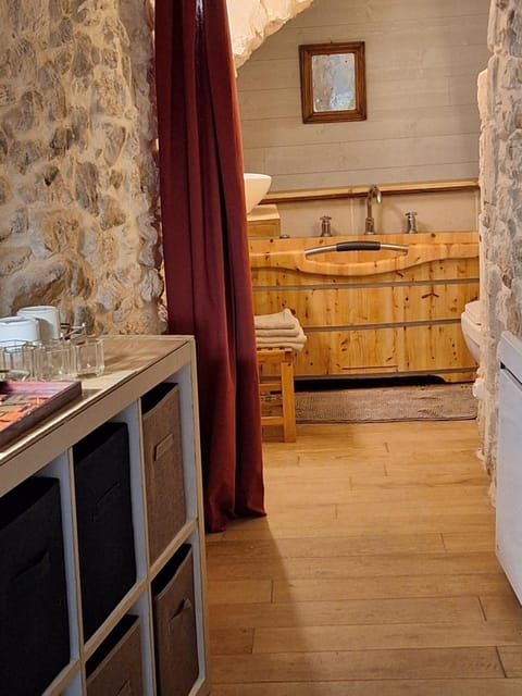 Bathroom, Bath