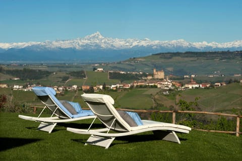 Solarium, Landmark view, Mountain view