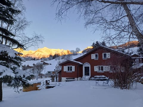 Chalet Chic mit Hot Pot House in St. Gallen, Switzerland