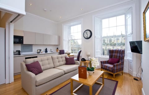 Destiny Scotland - Princes Street Residence Apartment in Edinburgh