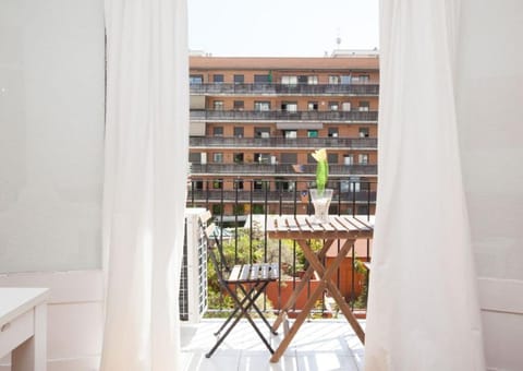 YOUR HOME - Sagrada Familia Apartment Condo in Barcelona