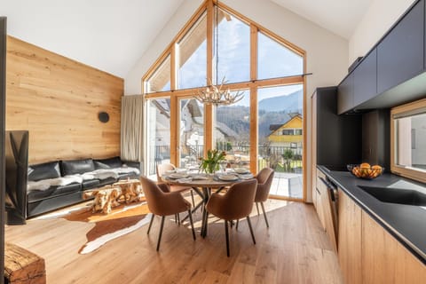 Living room, Dining area, kitchen