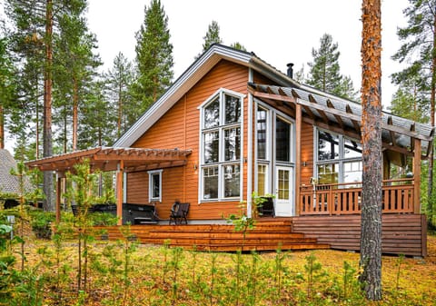Property building, Hot Tub, Inner courtyard view
