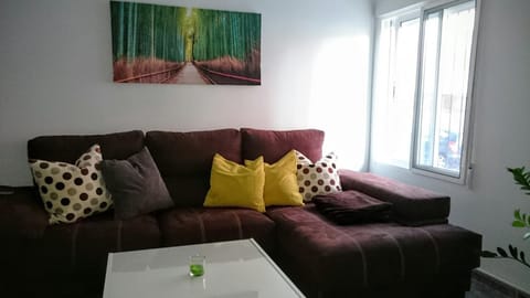 Living room, Photo of the whole room